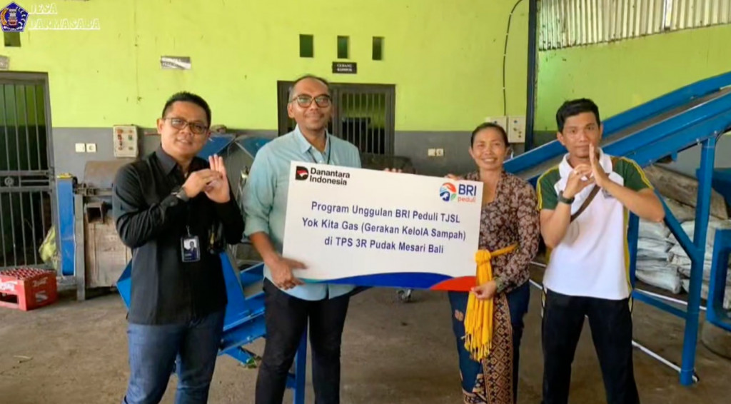 PENERIMAAN CSR BRI KEPADA TPS 3R PUDAK MESARI